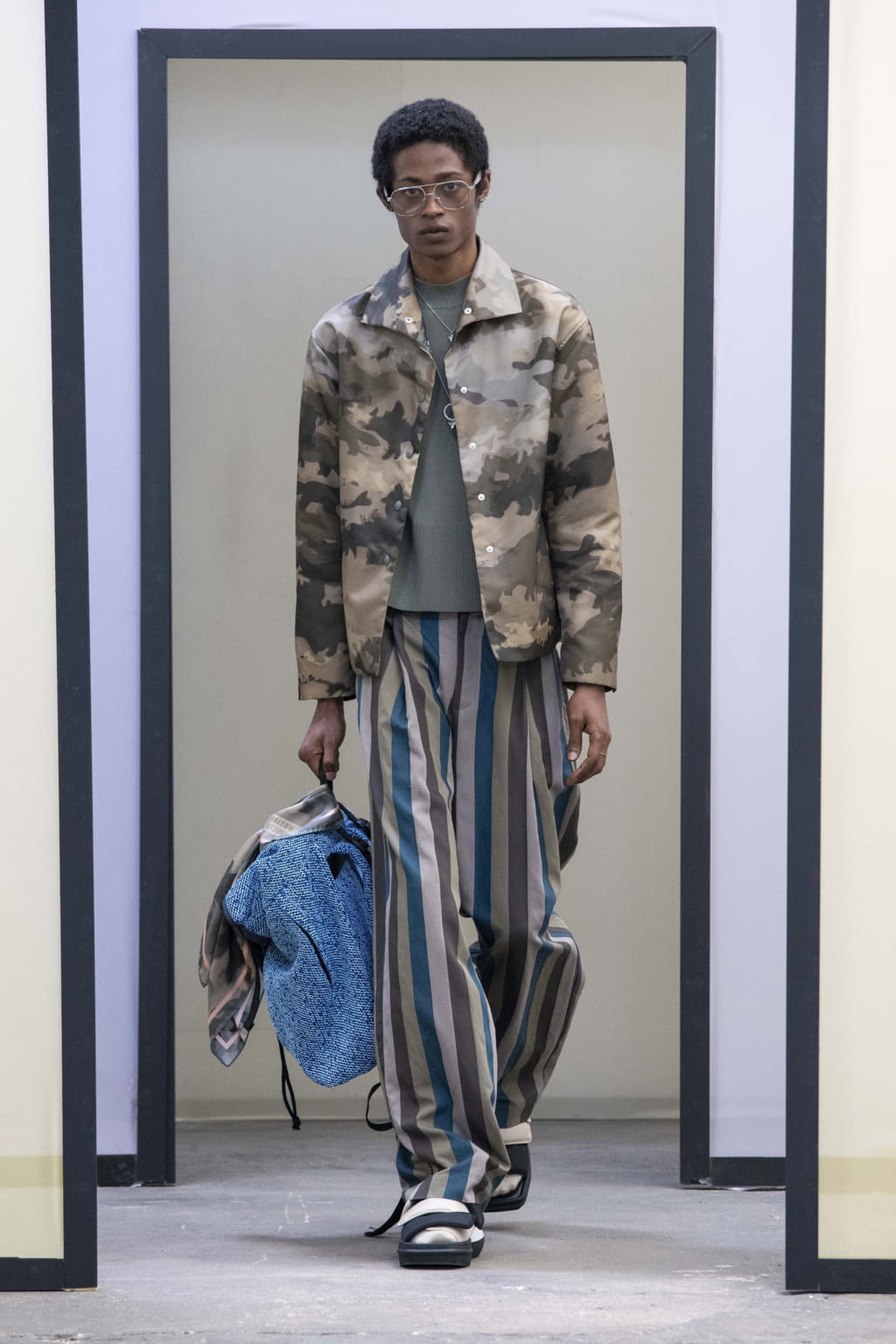 Fashion Week Paris Spring/Summer 2020 look 45 from the Maison Kitsuné collection menswear