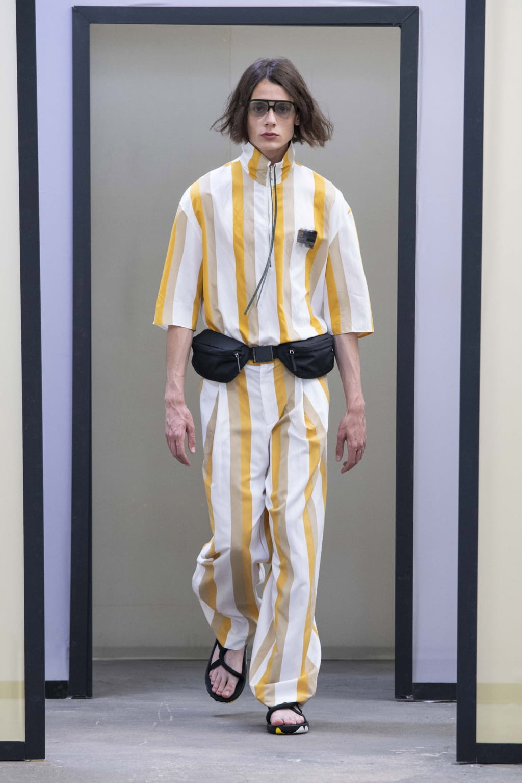 Fashion Week Paris Spring/Summer 2020 look 47 from the Maison Kitsuné collection 男装