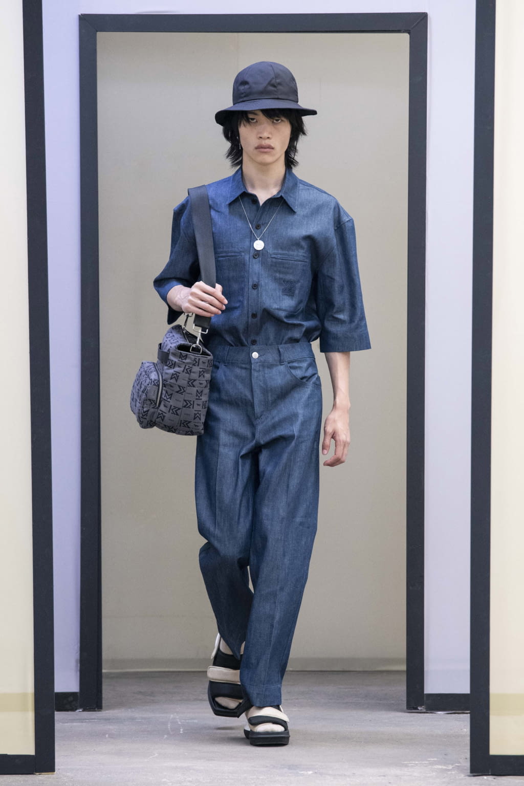 Fashion Week Paris Spring/Summer 2020 look 51 de la collection Maison Kitsuné menswear