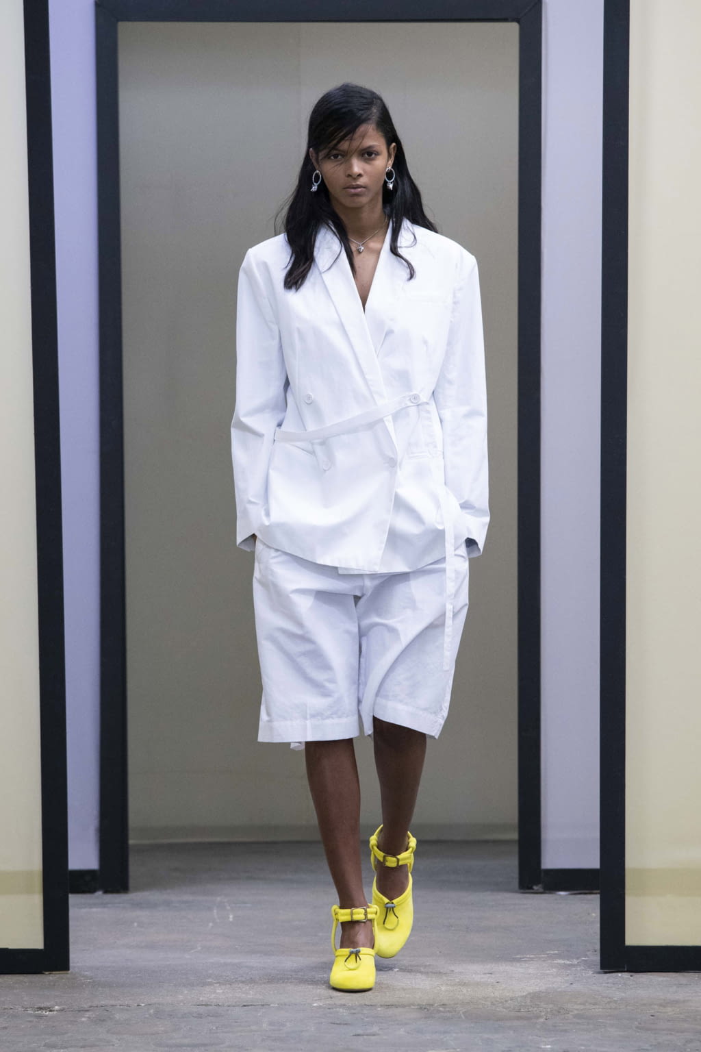 Fashion Week Paris Spring/Summer 2020 look 4 de la collection Maison Kitsuné menswear