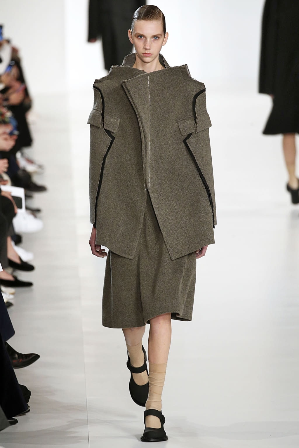 Fashion Week Paris Fall/Winter 2019 look 4 from the Maison Margiela collection womenswear