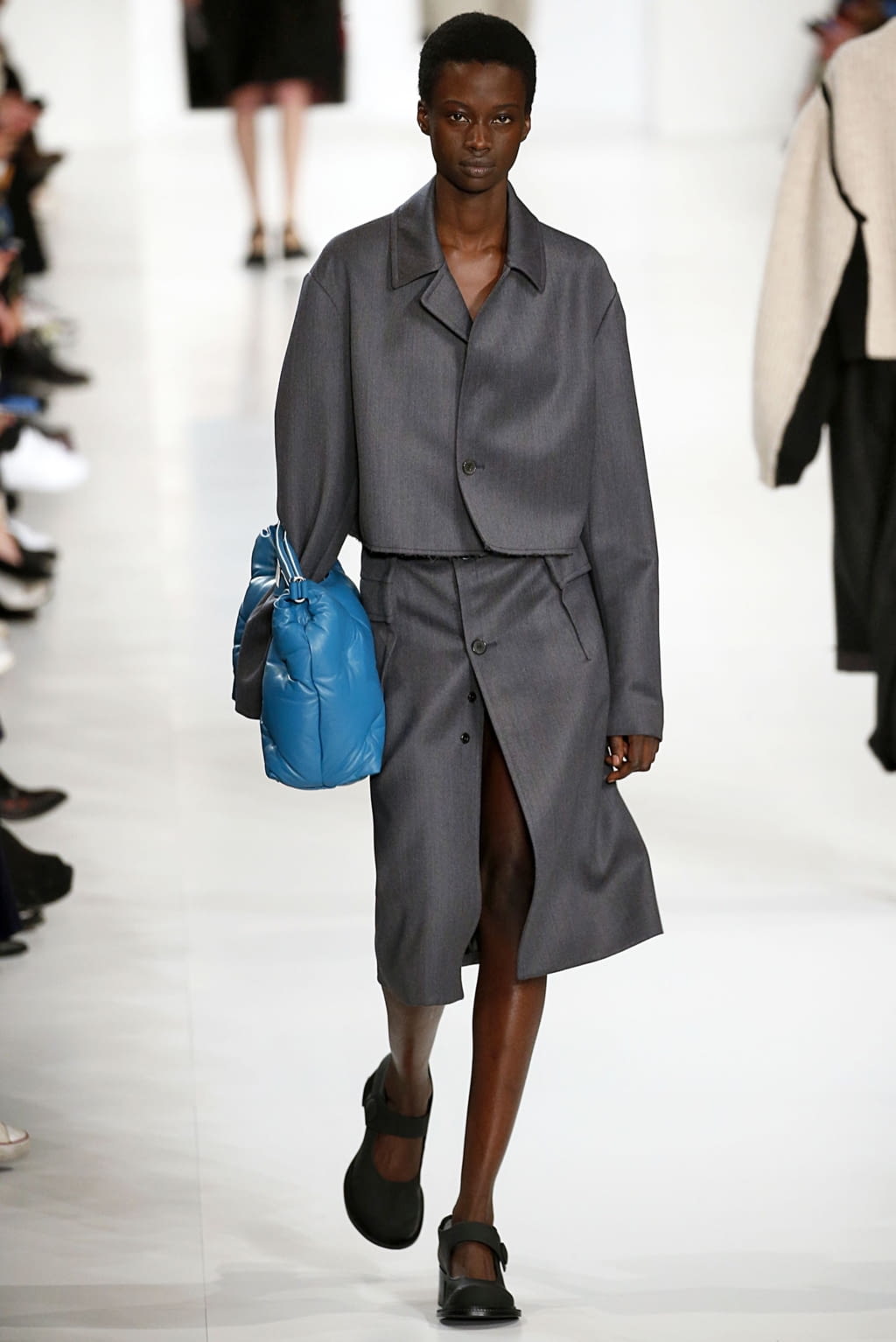Fashion Week Paris Fall/Winter 2019 look 21 from the Maison Margiela collection womenswear