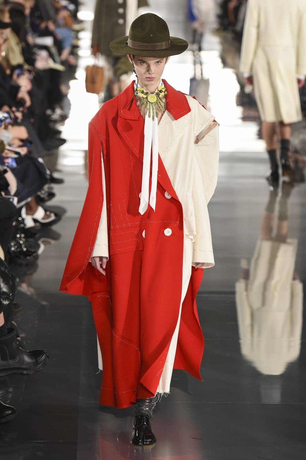 Fashion Week Paris Fall/Winter 2020 look 37 from the Maison Margiela collection womenswear