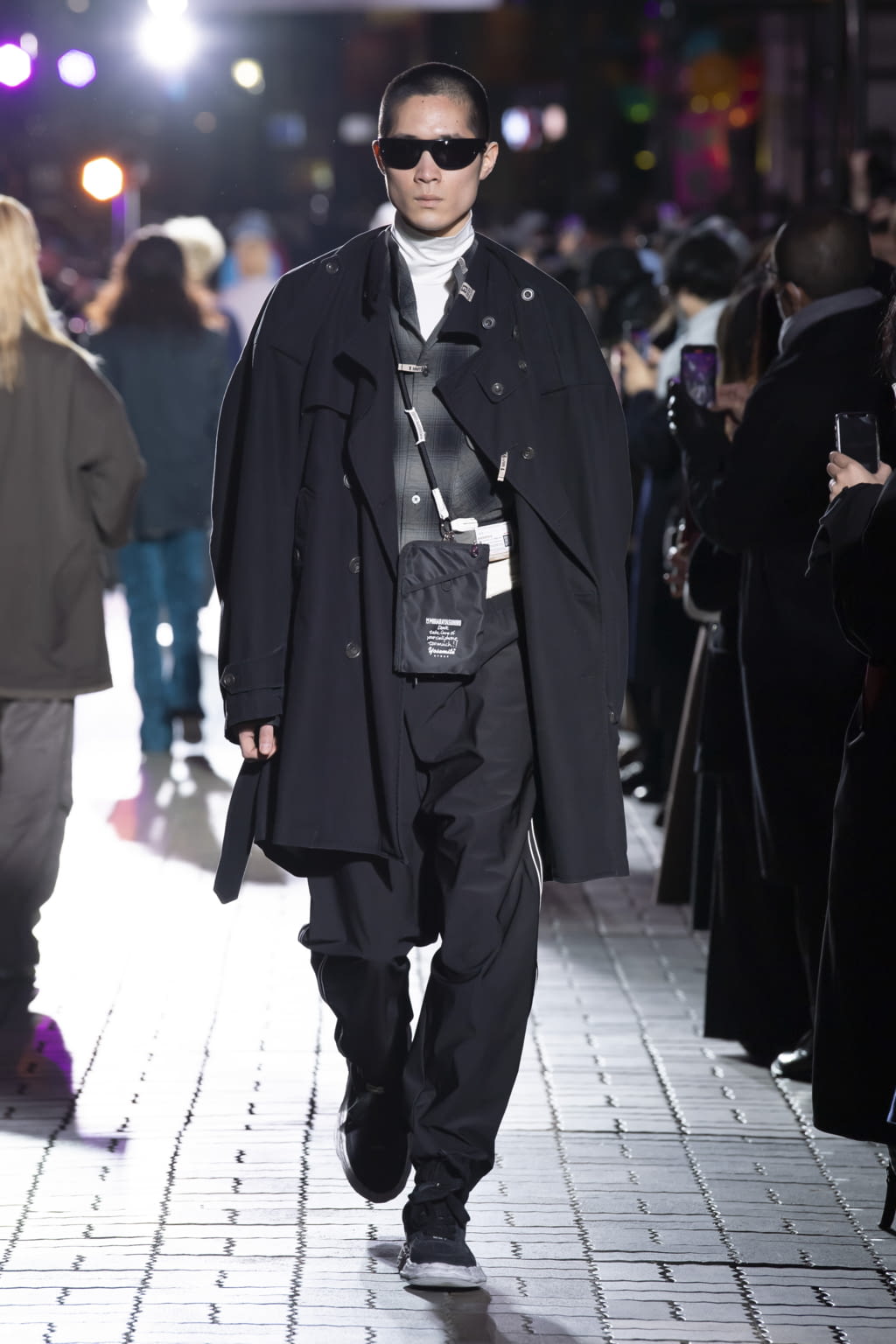 Fashion Week Paris Fall/Winter 2022 look 14 from the Maison Mihara Yasuhiro collection menswear