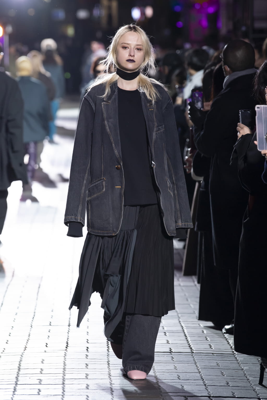 Fashion Week Paris Fall/Winter 2022 look 16 from the Maison Mihara Yasuhiro collection menswear