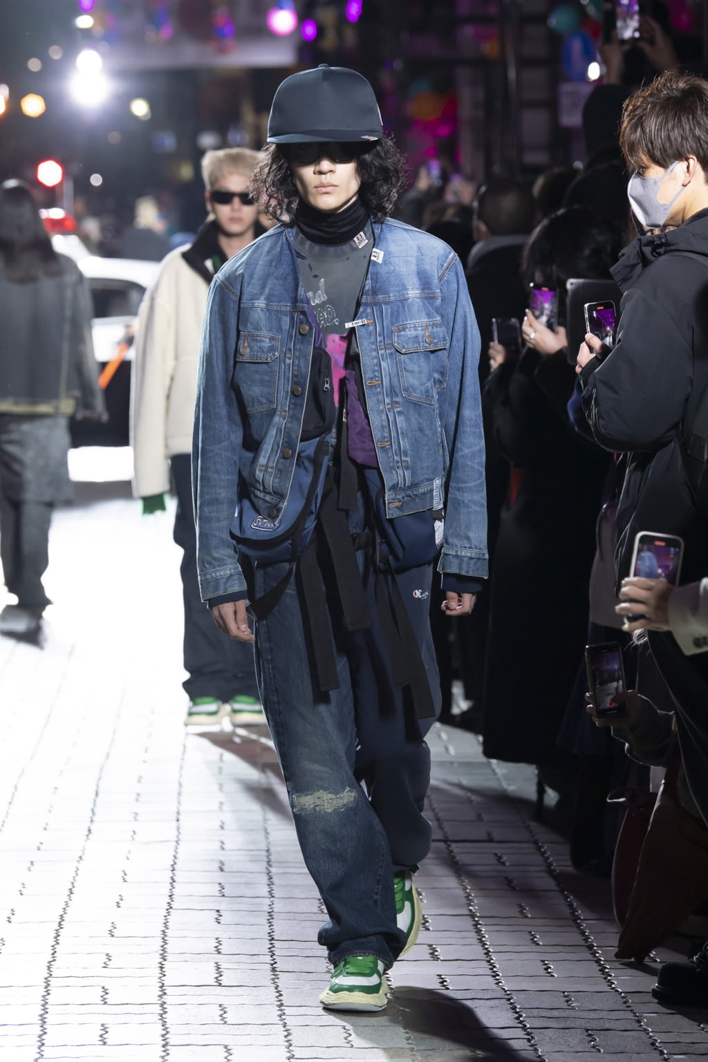 Fashion Week Paris Fall/Winter 2022 look 27 from the Maison Mihara Yasuhiro collection menswear