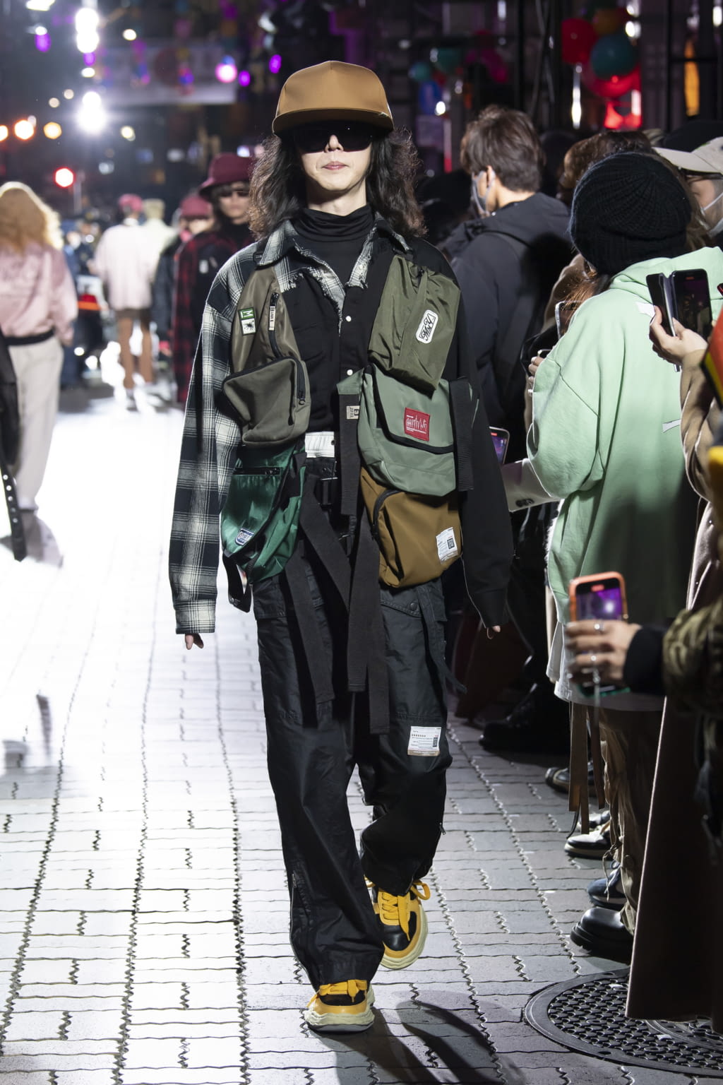 Fashion Week Paris Fall/Winter 2022 look 33 de la collection Maison Mihara Yasuhiro menswear