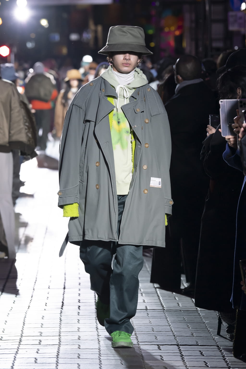 Fashion Week Paris Fall/Winter 2022 look 40 from the Maison Mihara Yasuhiro collection menswear