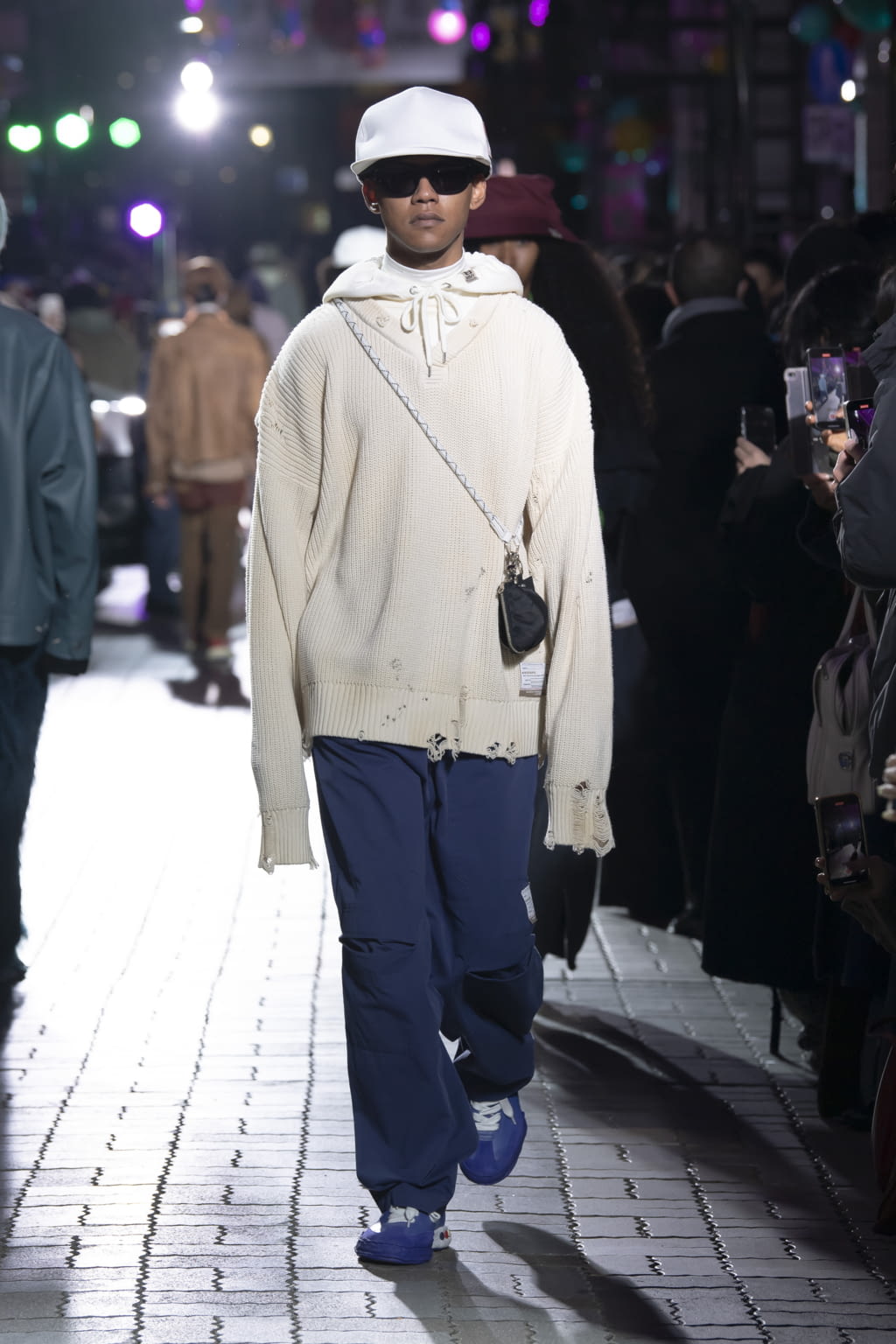 Fashion Week Paris Fall/Winter 2022 look 45 from the Maison Mihara Yasuhiro collection menswear