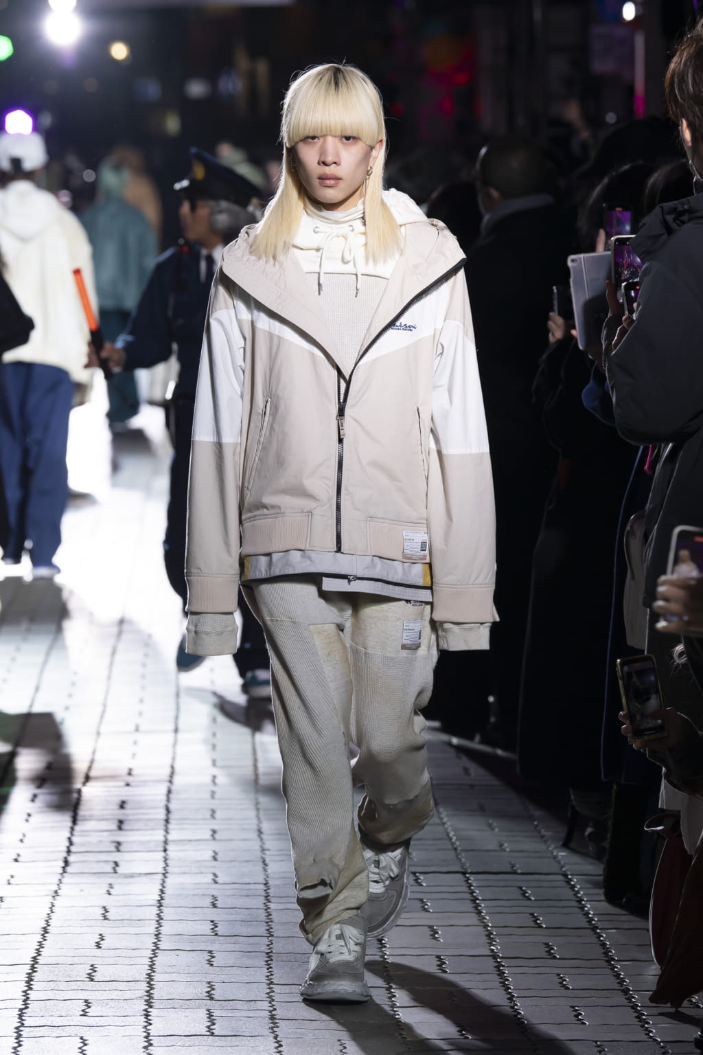 Fashion Week Paris Fall/Winter 2022 look 48 de la collection Maison Mihara Yasuhiro menswear