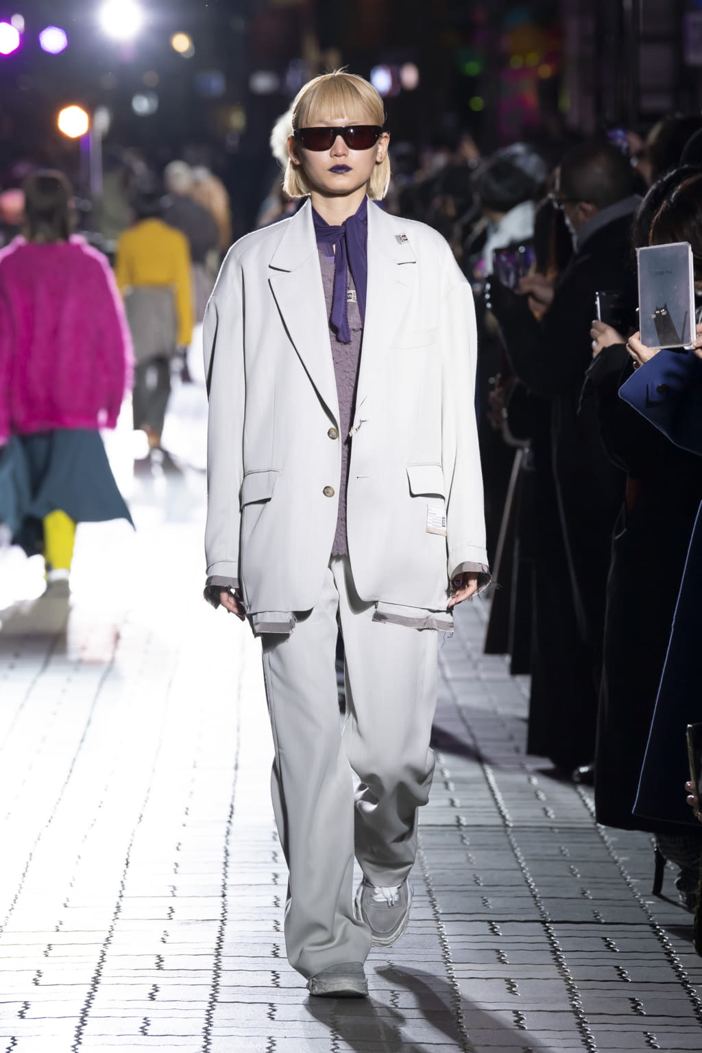 Fashion Week Paris Fall/Winter 2022 look 9 de la collection Maison Mihara Yasuhiro menswear