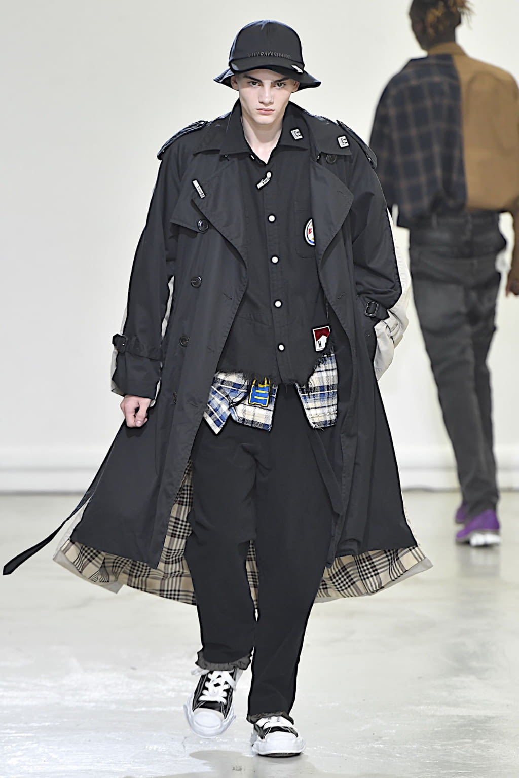 Fashion Week Paris Fall/Winter 2020 look 5 from the Maison Mihara Yasuhiro collection menswear