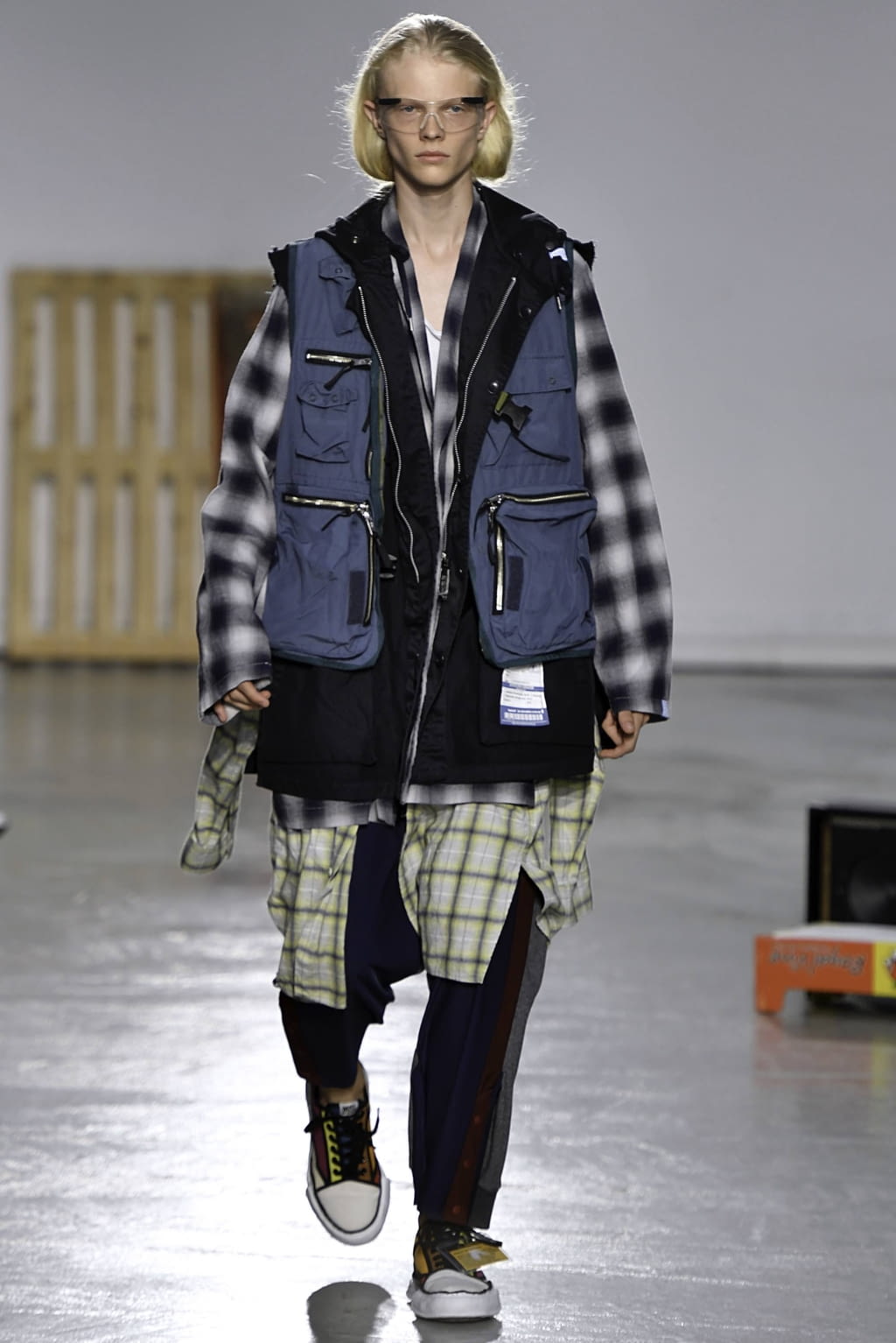 Fashion Week Paris Spring/Summer 2020 look 38 from the Maison Mihara Yasuhiro collection menswear