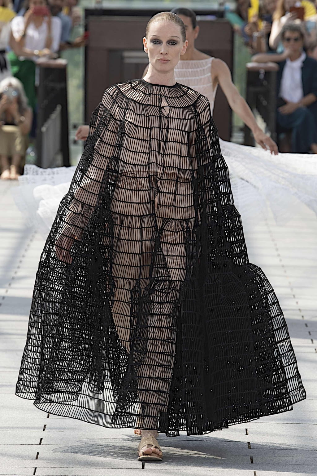 Fashion Week Paris Fall/Winter 2019 look 41 from the Maison Rabih Kayrouz collection couture