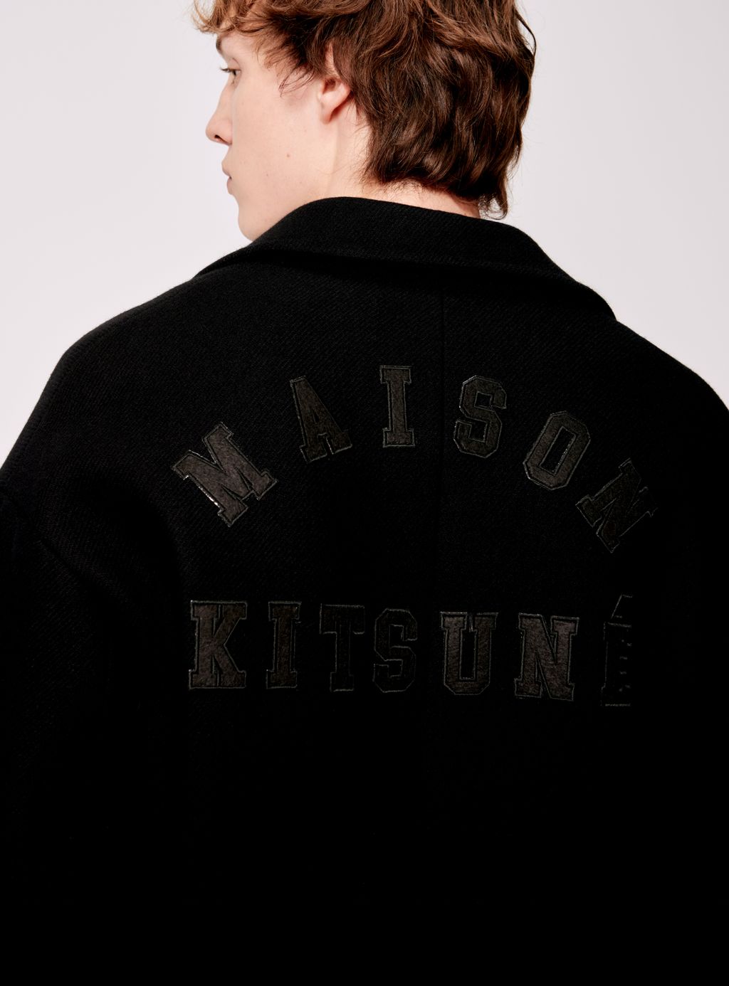 Fashion Week Paris Fall/Winter 2024 look 7 from the Maison Kitsuné collection 男装