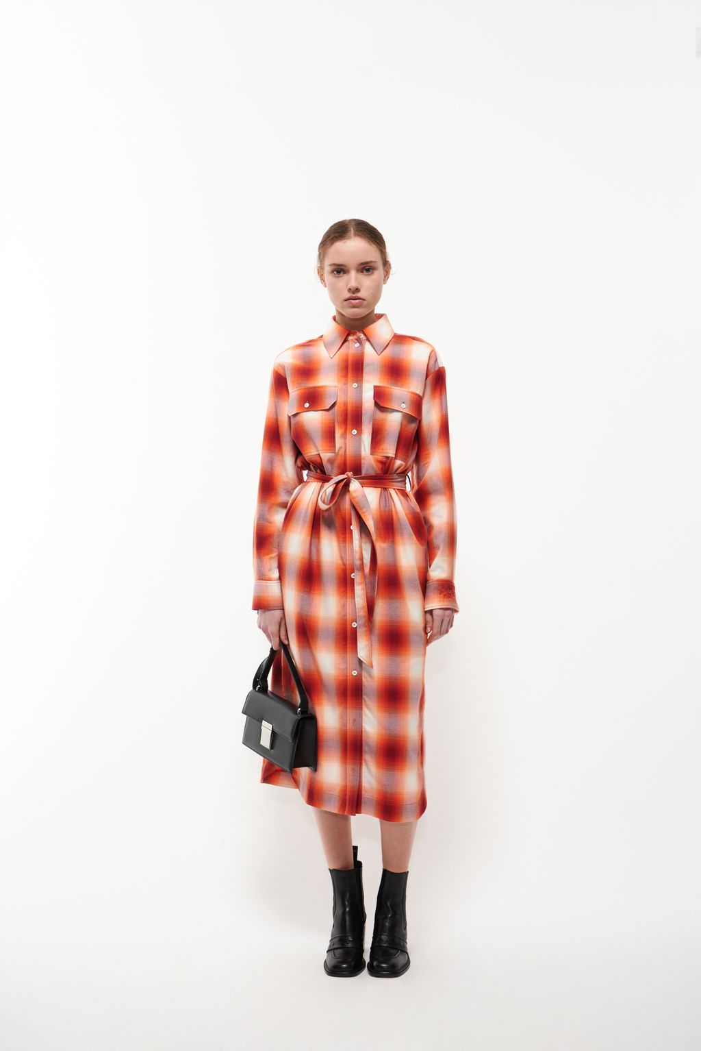 Fashion Week Paris Fall/Winter 2024 look 7 from the Maison Kitsuné collection womenswear