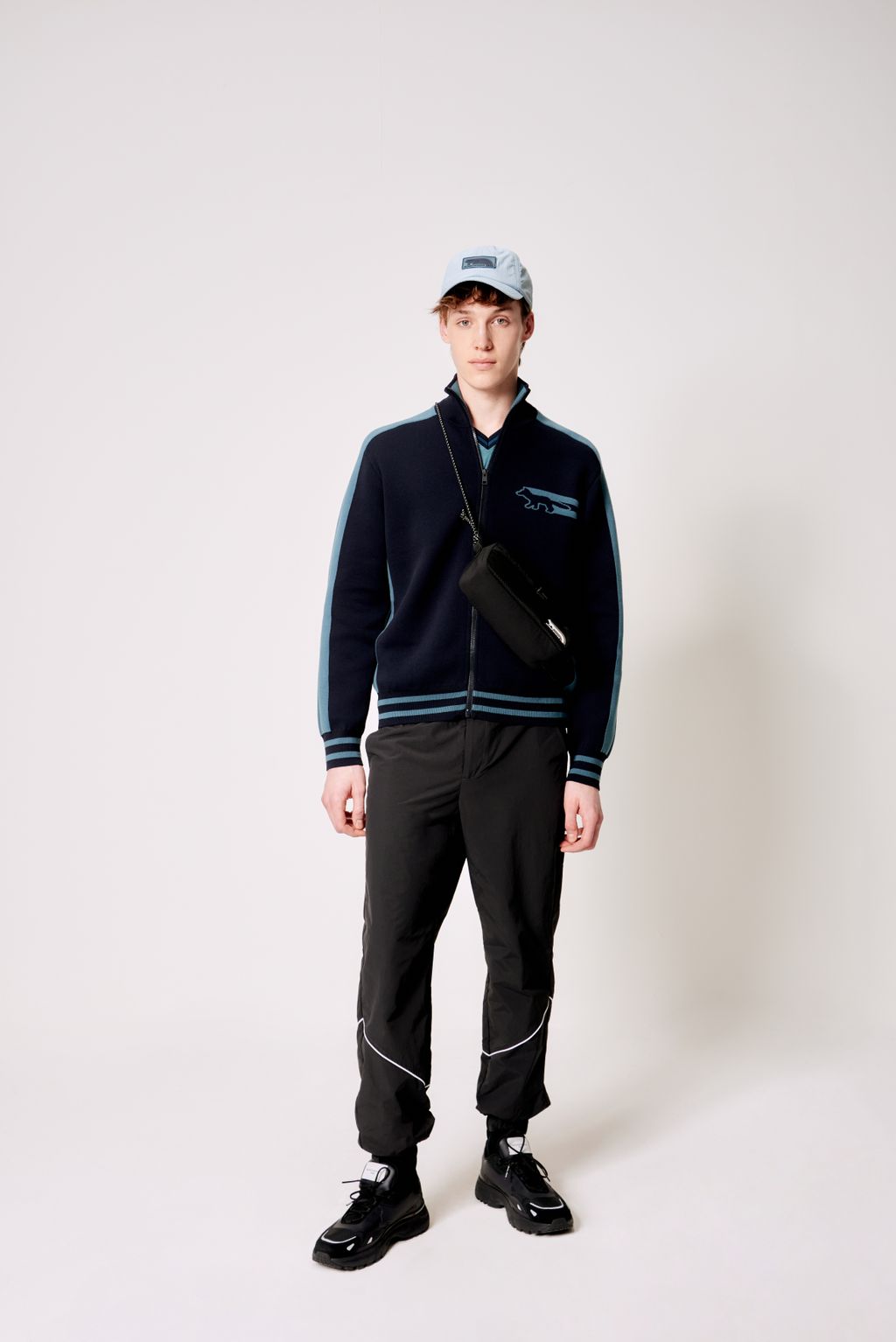 Fashion Week Paris Fall/Winter 2024 look 24 from the Maison Kitsuné collection 男装