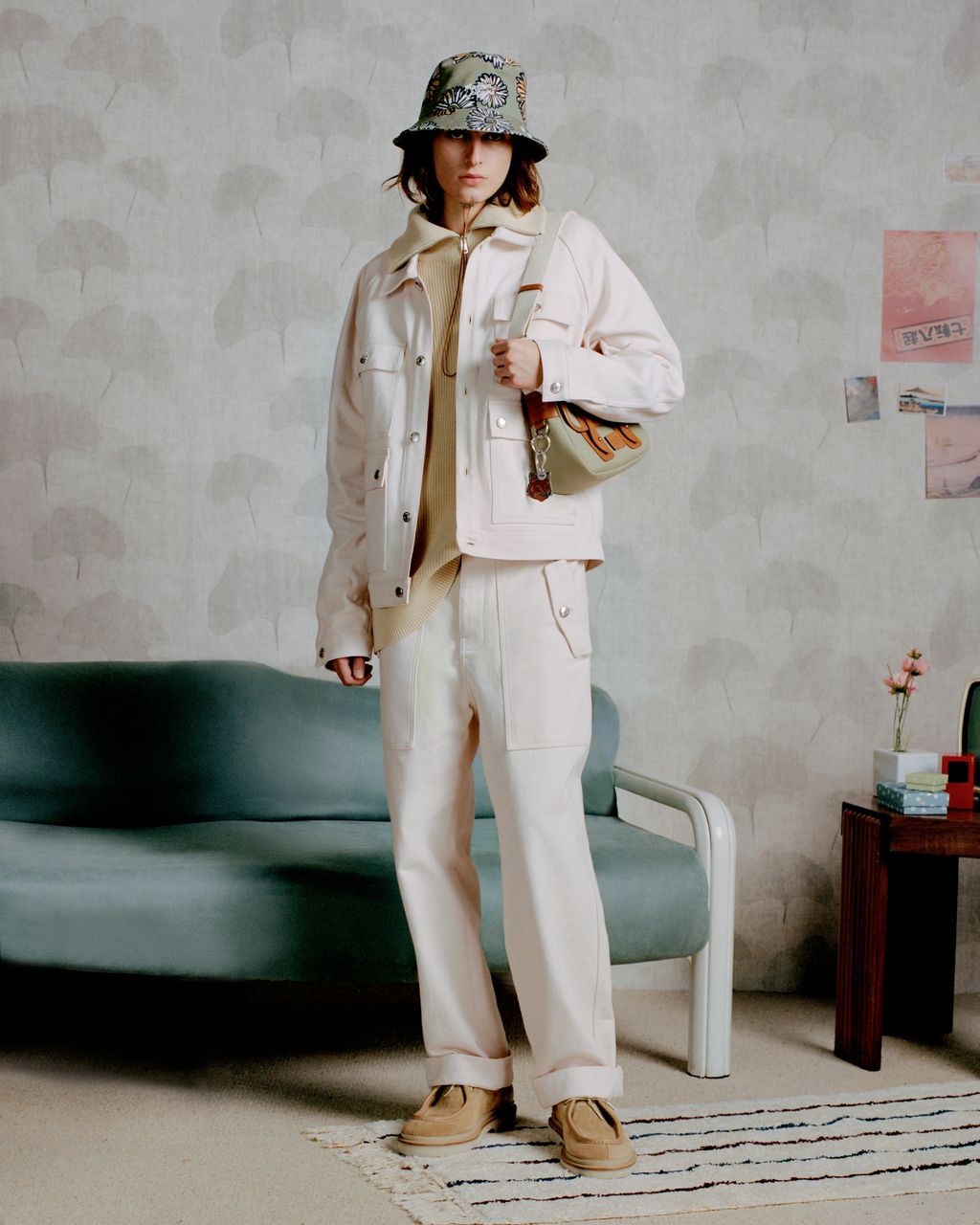 Fashion Week Paris Spring/Summer 2024 look 47 from the Maison Kitsuné collection 女装