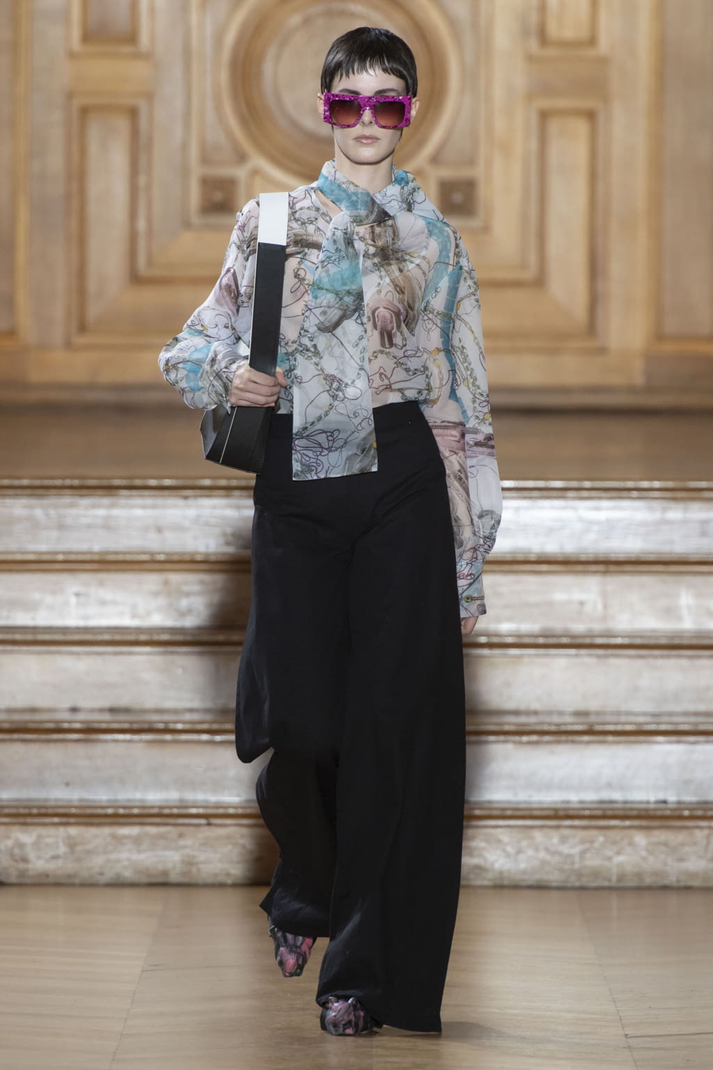 Fashion Week Paris Fall/Winter 2022 look 12 from the Maitrepierre collection womenswear