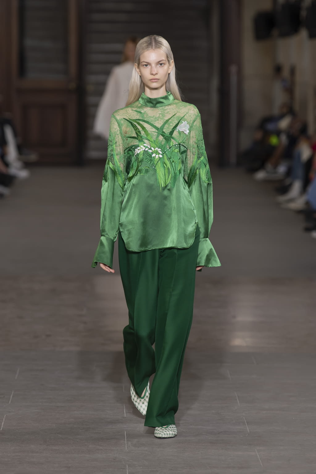 Fashion Week Paris Spring/Summer 2020 look 1 from the Mame Kurogouchi collection 女装