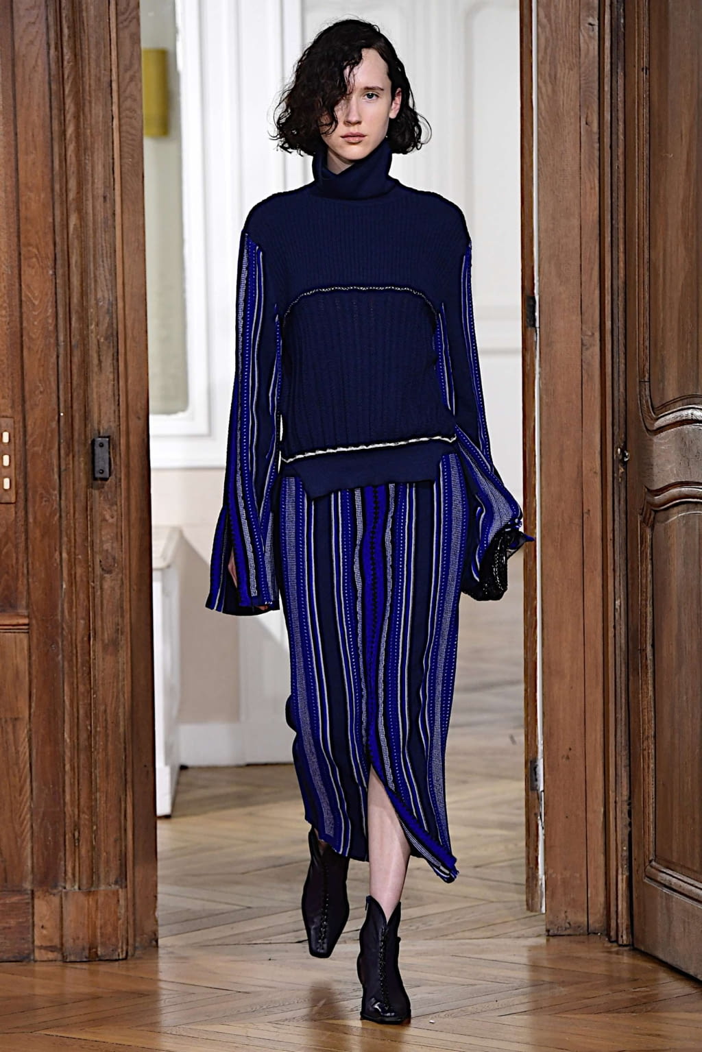 Fashion Week Paris Fall/Winter 2019 look 11 from the Mame Kurogouchi collection womenswear