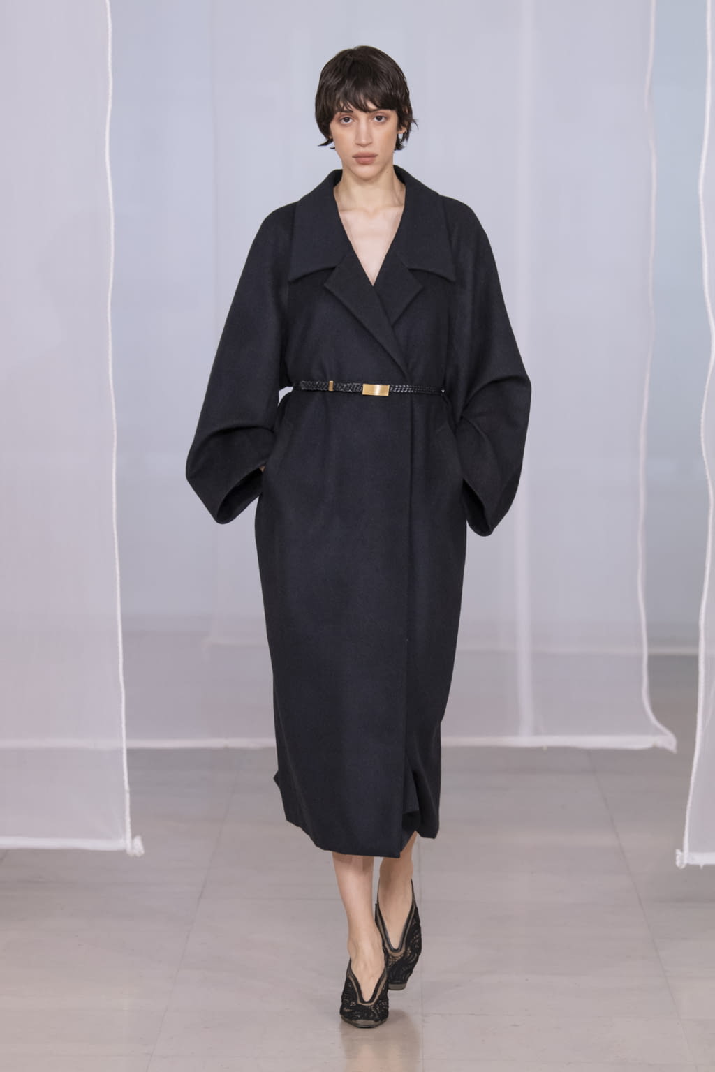 Fashion Week Paris Fall/Winter 2020 look 2 from the Mame Kurogouchi collection 女装