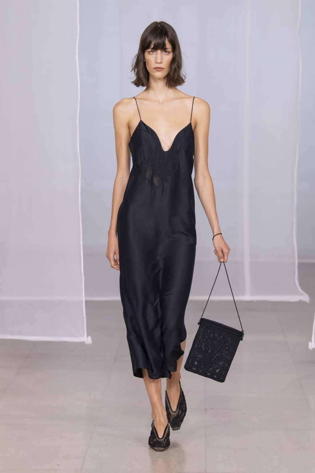Fashion Week Paris Fall/Winter 2020 look 3 from the Mame Kurogouchi collection womenswear