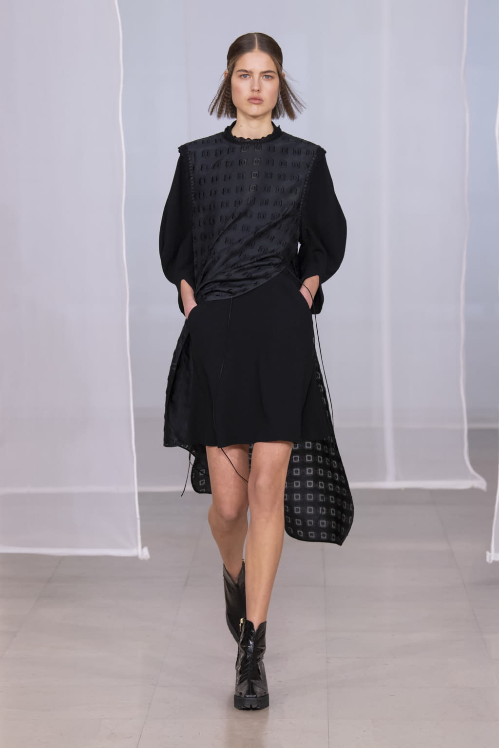 Fashion Week Paris Fall/Winter 2020 look 4 de la collection Mame Kurogouchi womenswear