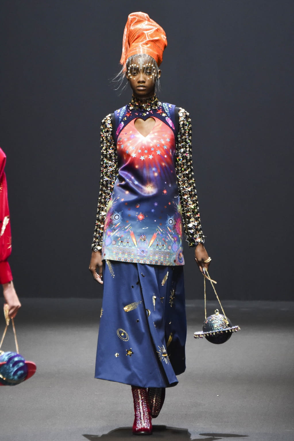 Fashion Week Paris Fall/Winter 2017 look 26 from the Manish Arora collection womenswear