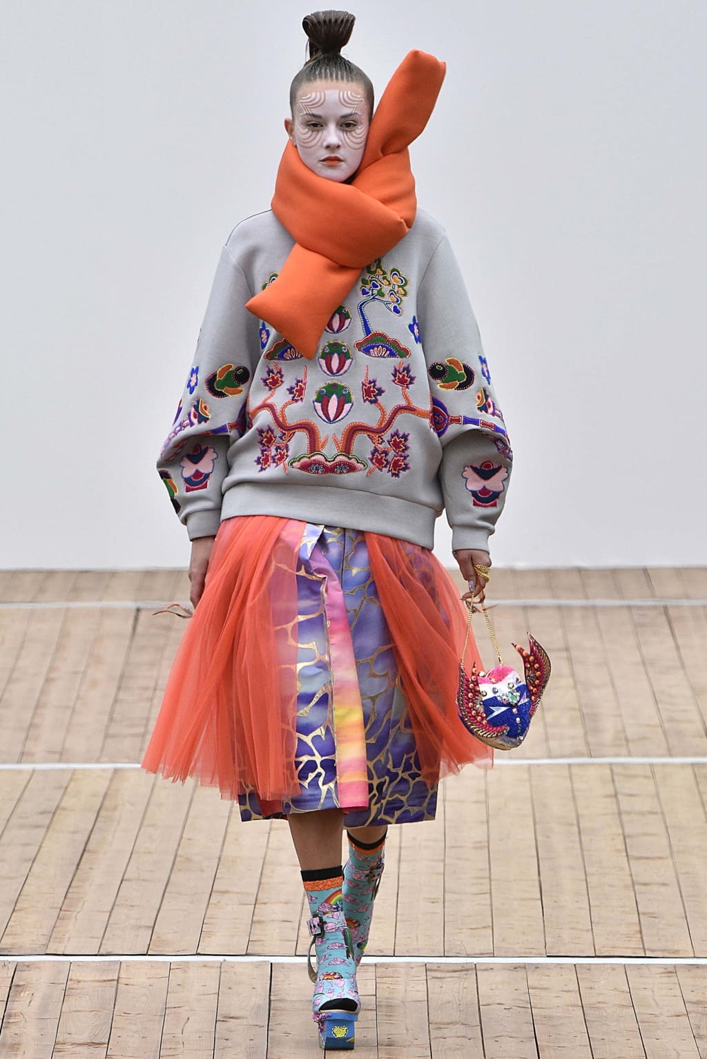 Fashion Week Paris Fall/Winter 2018 look 14 from the Manish Arora collection 女装