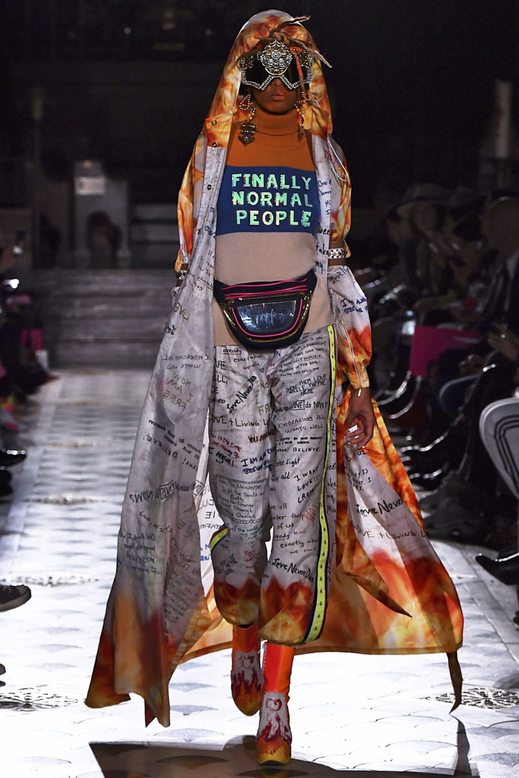 Fashion Week Paris Fall/Winter 2019 look 1 de la collection Manish Arora womenswear