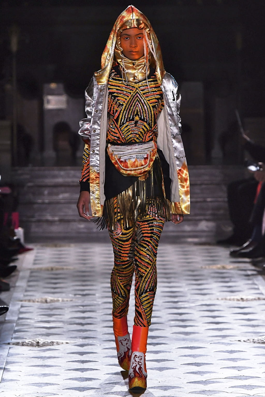 Fashion Week Paris Fall/Winter 2019 look 2 from the Manish Arora collection womenswear