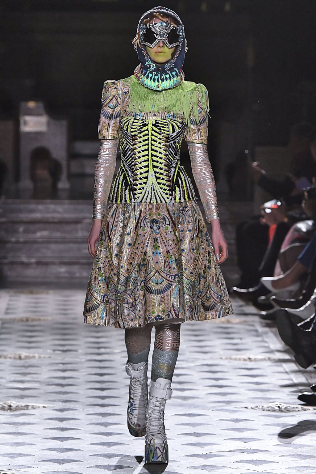 Fashion Week Paris Fall/Winter 2019 look 32 from the Manish Arora collection womenswear