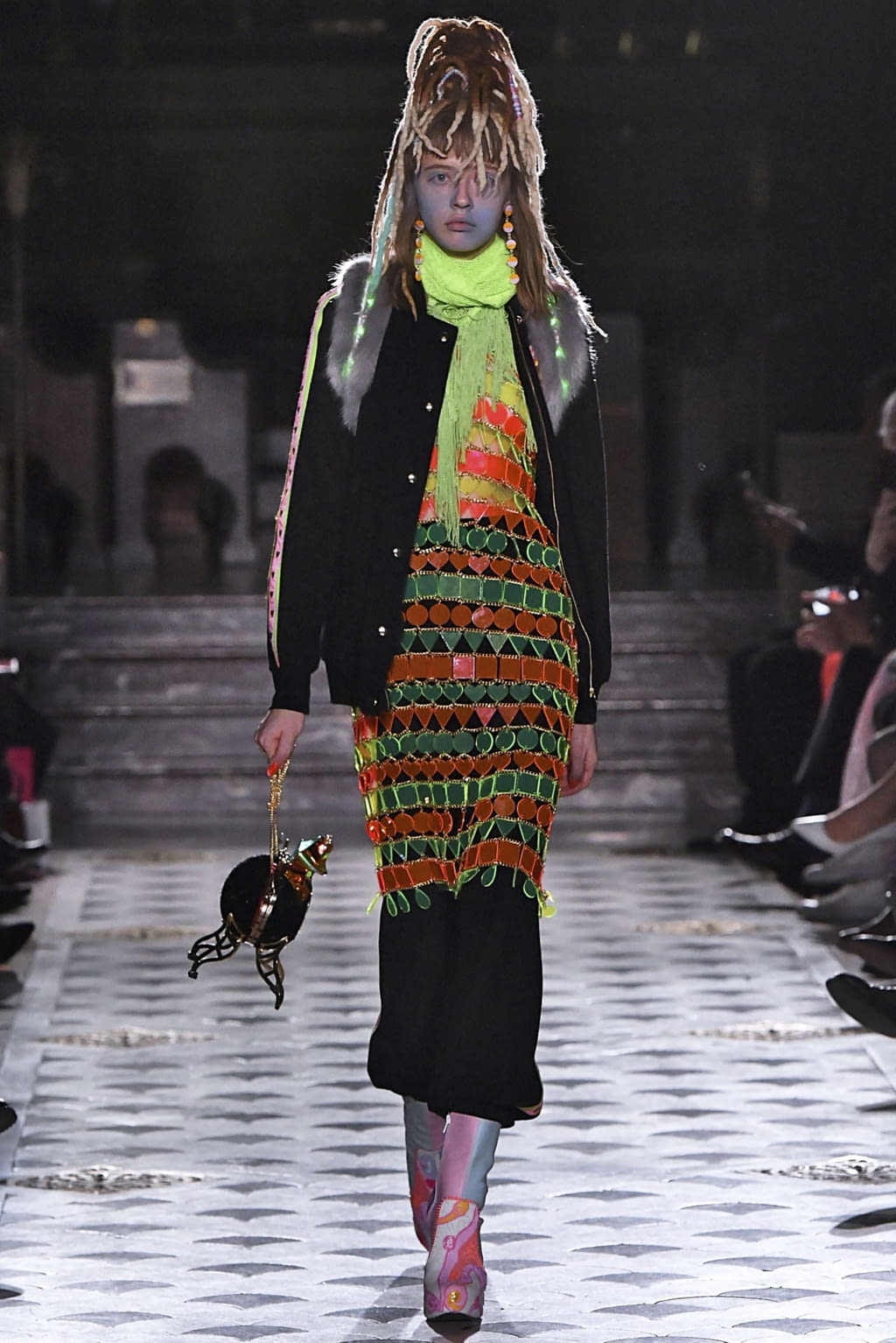 Fashion Week Paris Fall/Winter 2019 look 33 from the Manish Arora collection 女装