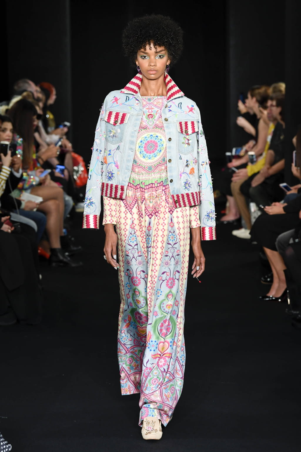 Fashion Week Paris Spring/Summer 2018 look 21 from the Manish Arora collection womenswear