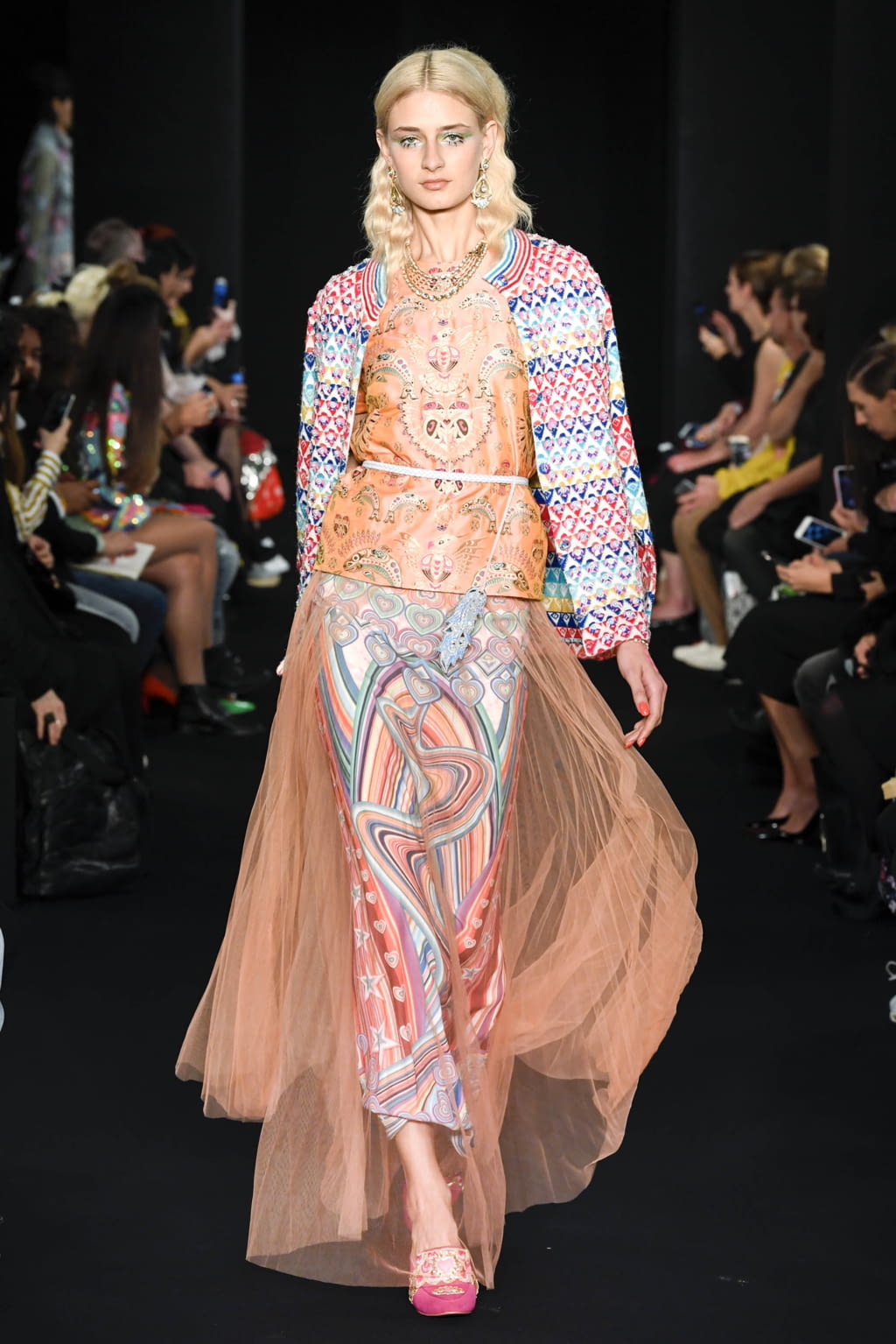 Fashion Week Paris Spring/Summer 2018 look 27 from the Manish Arora collection womenswear