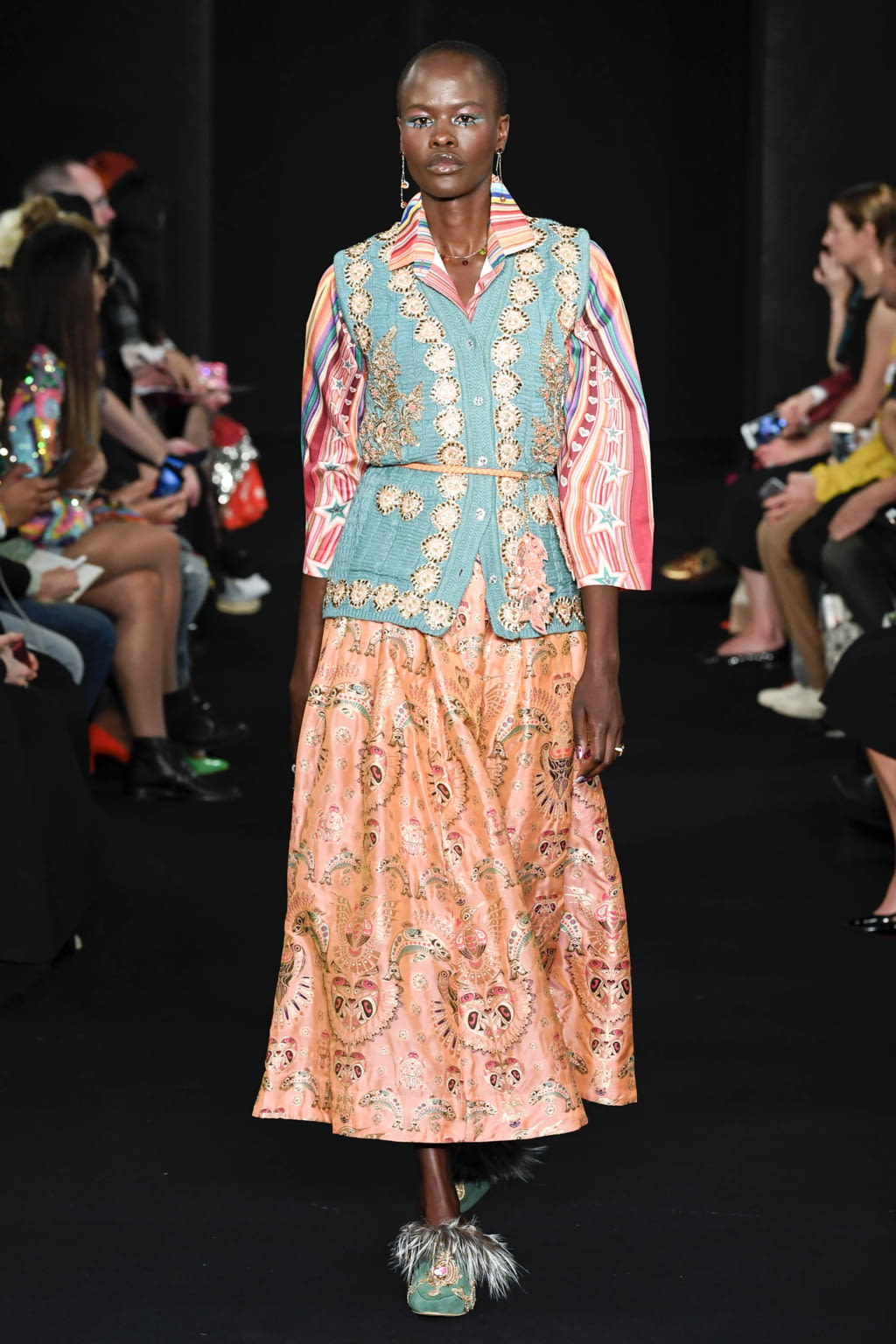 Fashion Week Paris Spring/Summer 2018 look 29 from the Manish Arora collection 女装