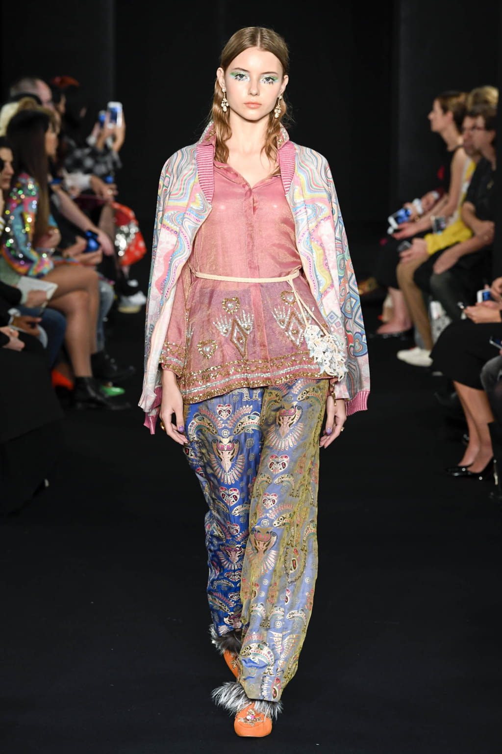 Fashion Week Paris Spring/Summer 2018 look 30 from the Manish Arora collection womenswear