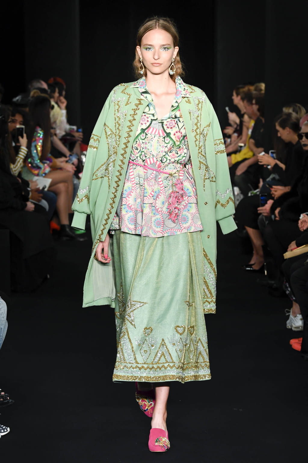 Fashion Week Paris Spring/Summer 2018 look 33 from the Manish Arora collection womenswear