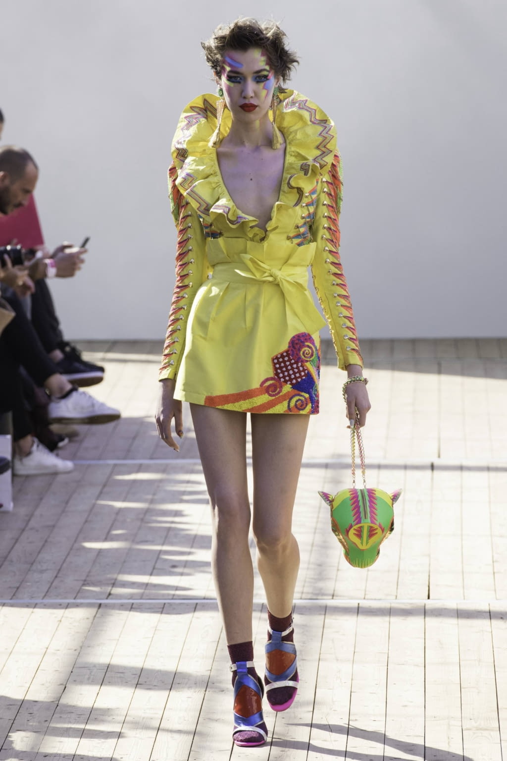 Fashion Week Paris Spring/Summer 2019 look 8 from the Manish Arora collection 女装