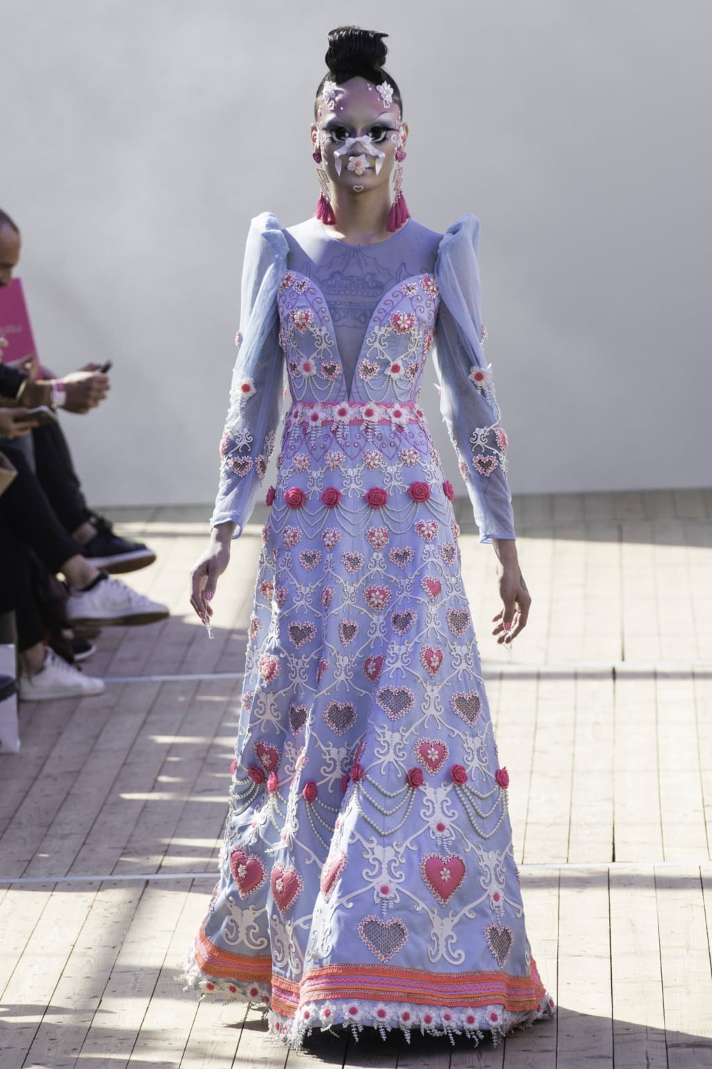 Fashion Week Paris Spring/Summer 2019 look 10 from the Manish Arora collection 女装