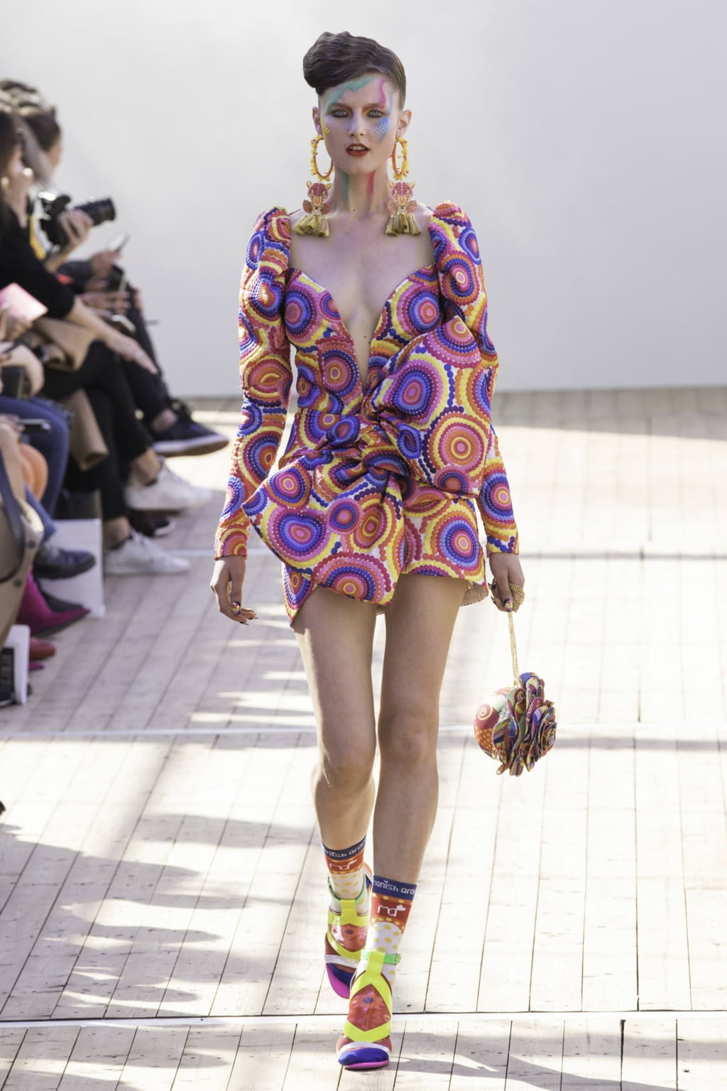 Fashion Week Paris Spring/Summer 2019 look 19 from the Manish Arora collection 女装