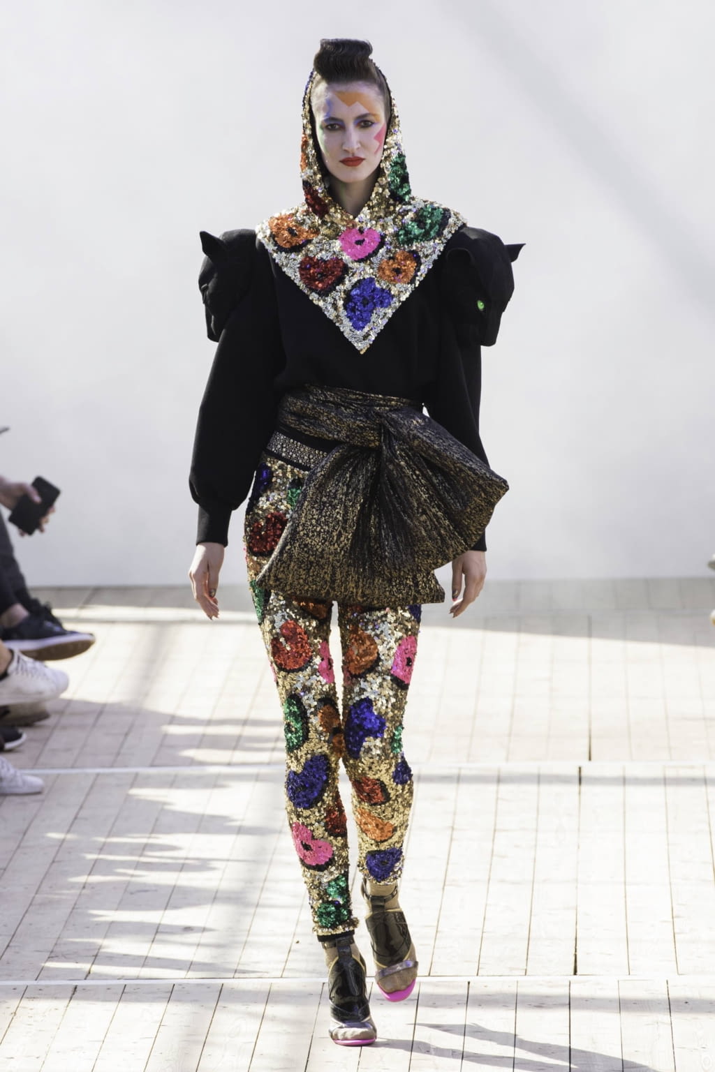 Fashion Week Paris Spring/Summer 2019 look 25 from the Manish Arora collection womenswear