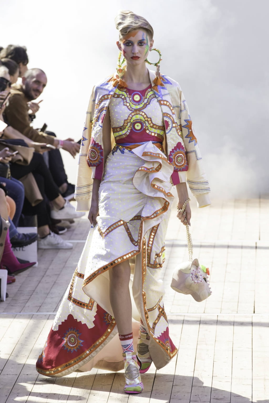 Fashion Week Paris Spring/Summer 2019 look 32 from the Manish Arora collection womenswear