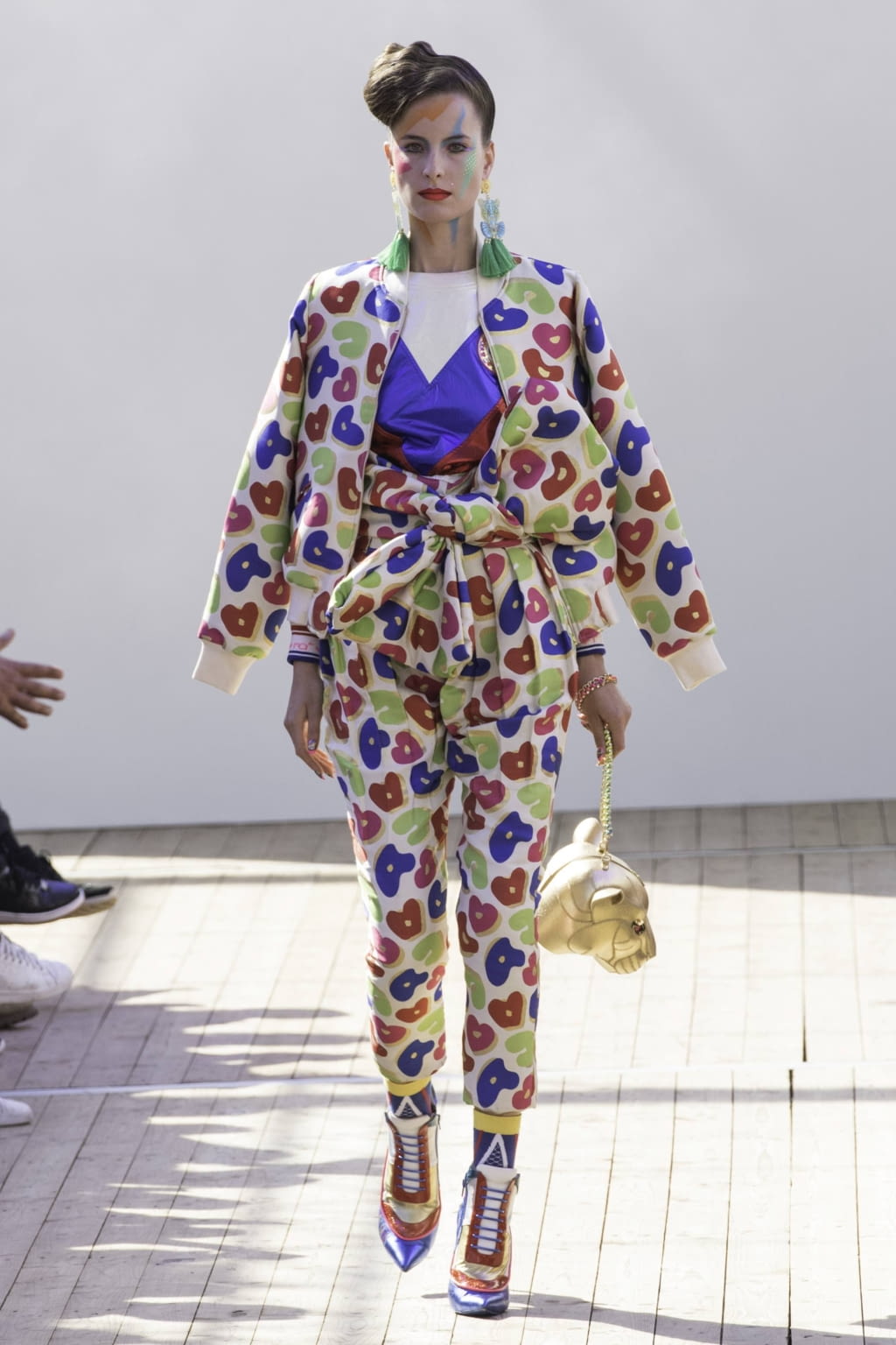 Fashion Week Paris Spring/Summer 2019 look 38 from the Manish Arora collection womenswear