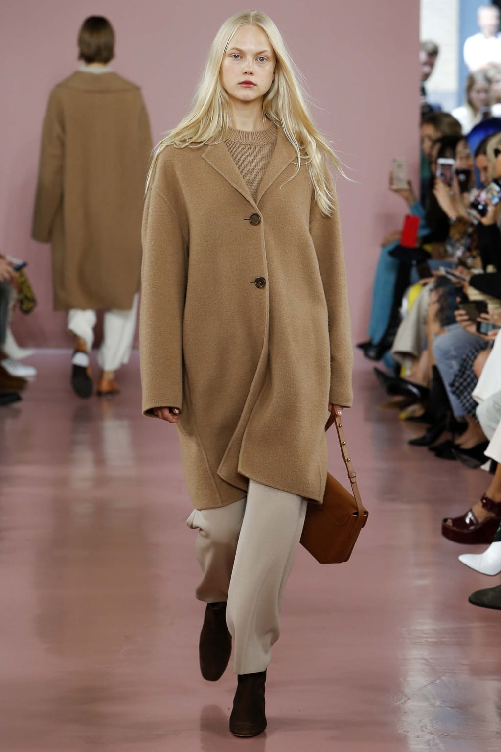 Fashion Week New York Fall/Winter 2017 look 5 from the Mansur Gavriel collection 女装