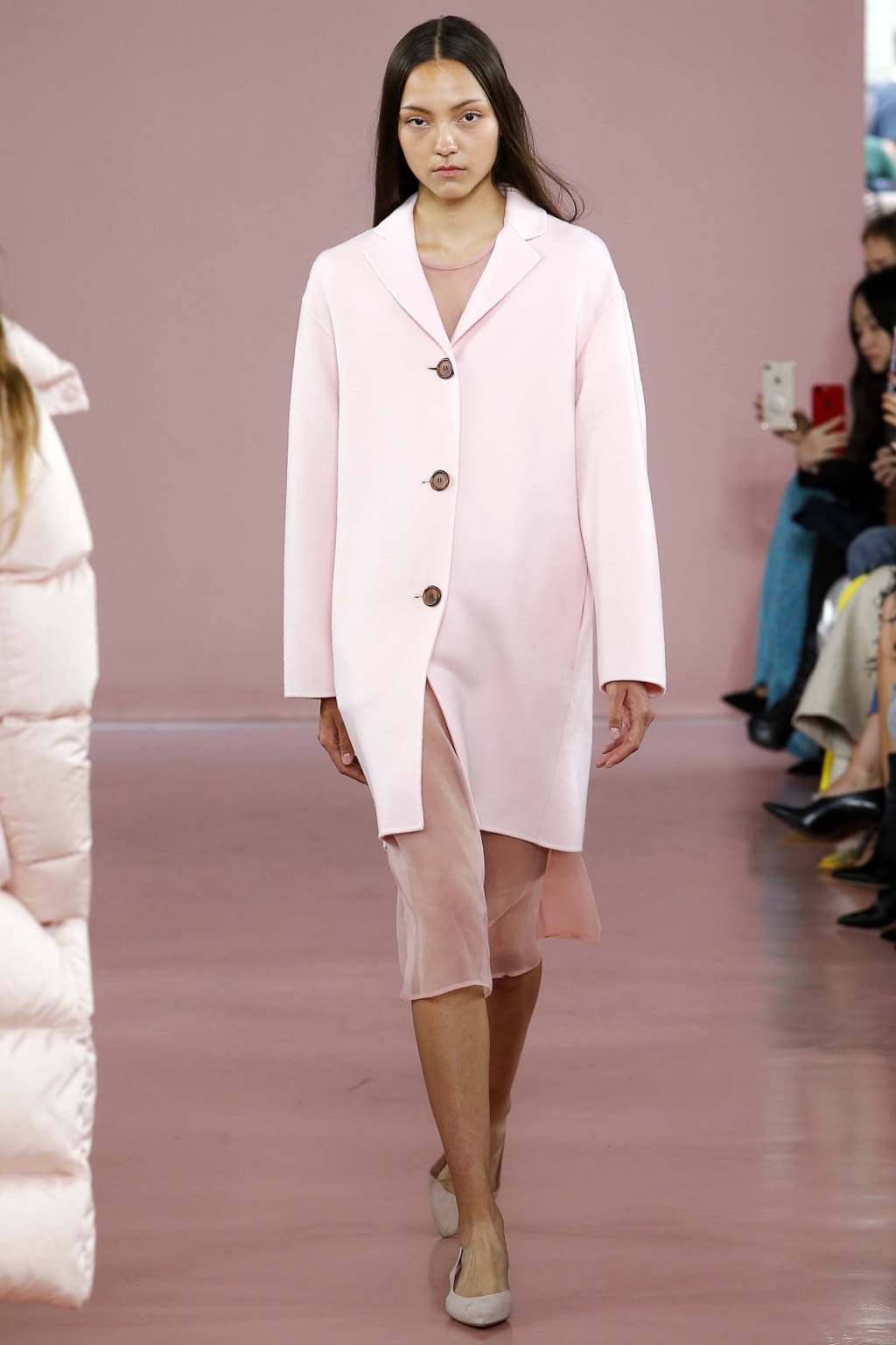 Fashion Week New York Fall/Winter 2017 look 8 from the Mansur Gavriel collection 女装