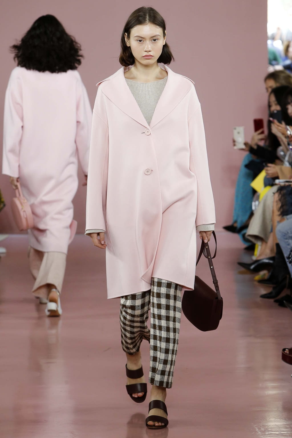 Fashion Week New York Fall/Winter 2017 look 10 from the Mansur Gavriel collection 女装