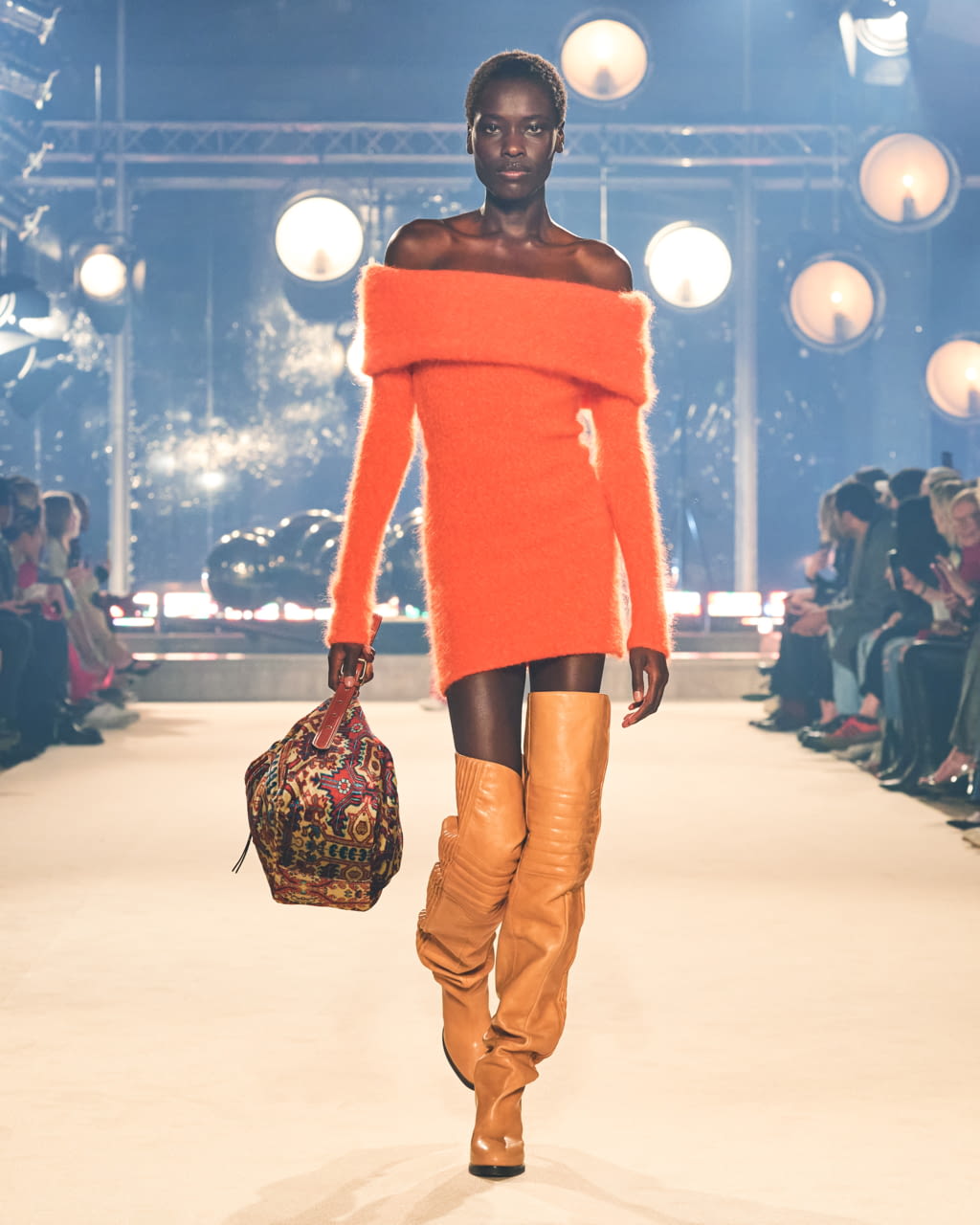 Fashion Week Paris Fall/Winter 2022 look 4 de la collection Isabel Marant womenswear