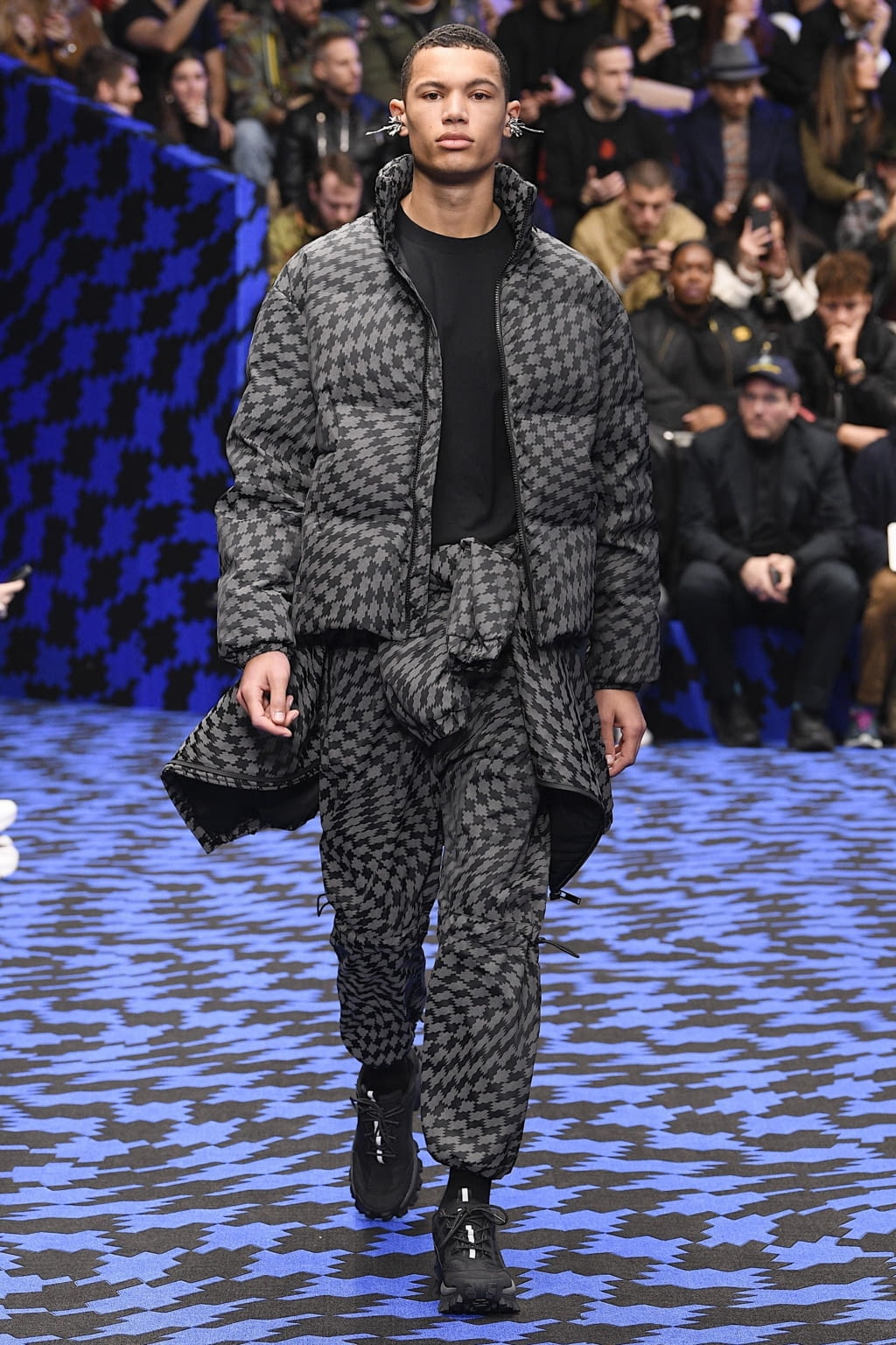 Fashion Week Milan Fall/Winter 2020 look 21 from the Marcelo Burlon County of Milan collection 男装